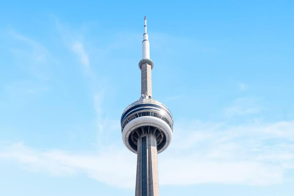 Apartment Next To Rogers Center, With Cn Tower View, Lake View, And Free Parking Toronto Exterior photo